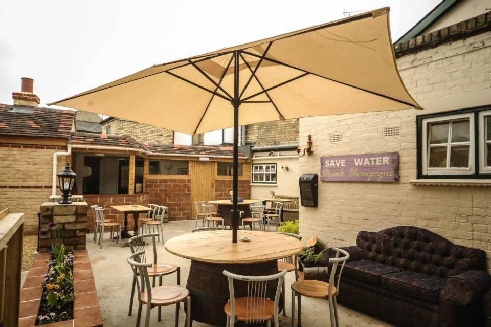 The Carpenter'S Arms Hotell Cambridge  Exteriör bild